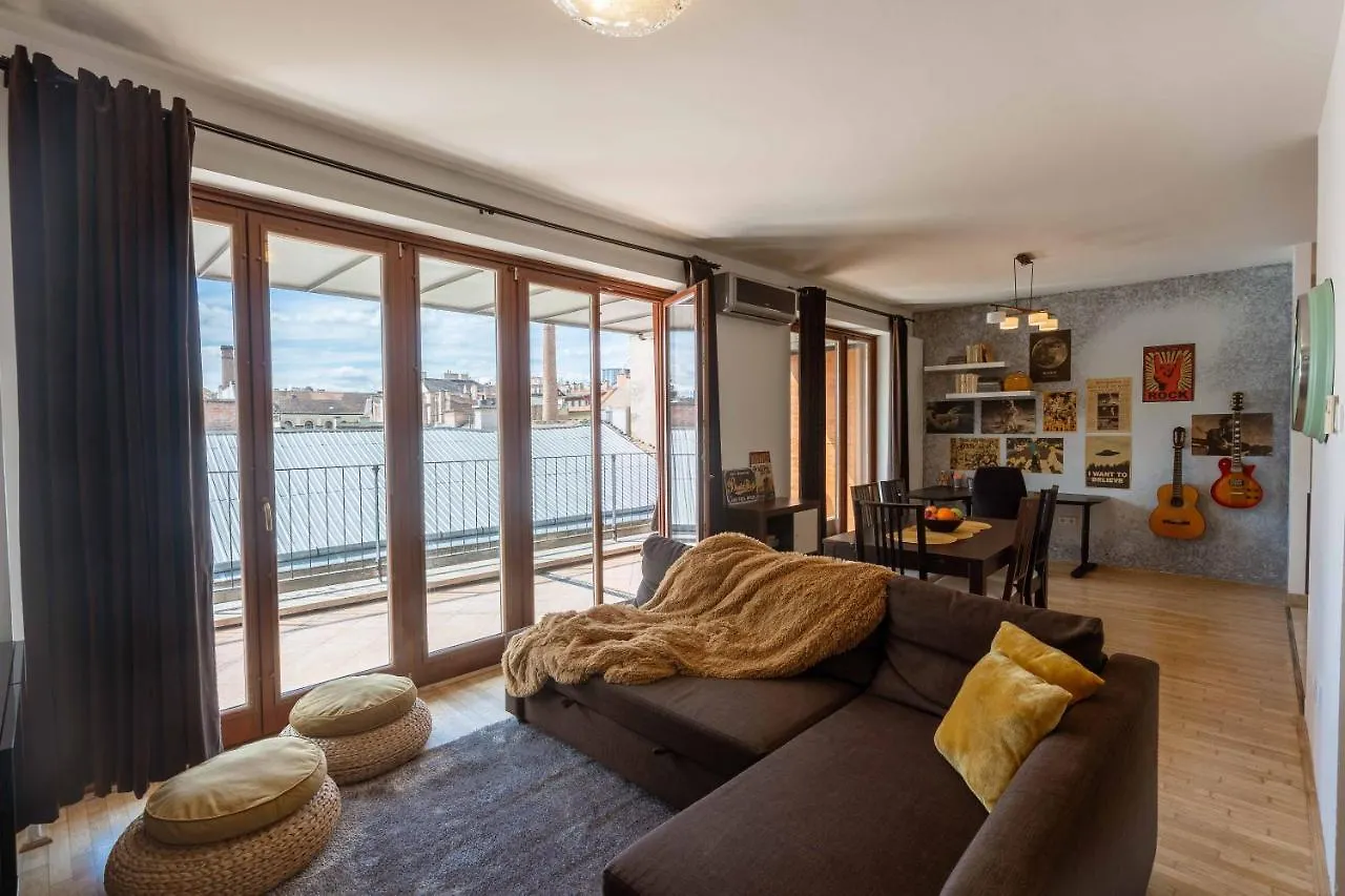 Sunny Penthouse Front Of Szimpla Kert Apartment Budapest