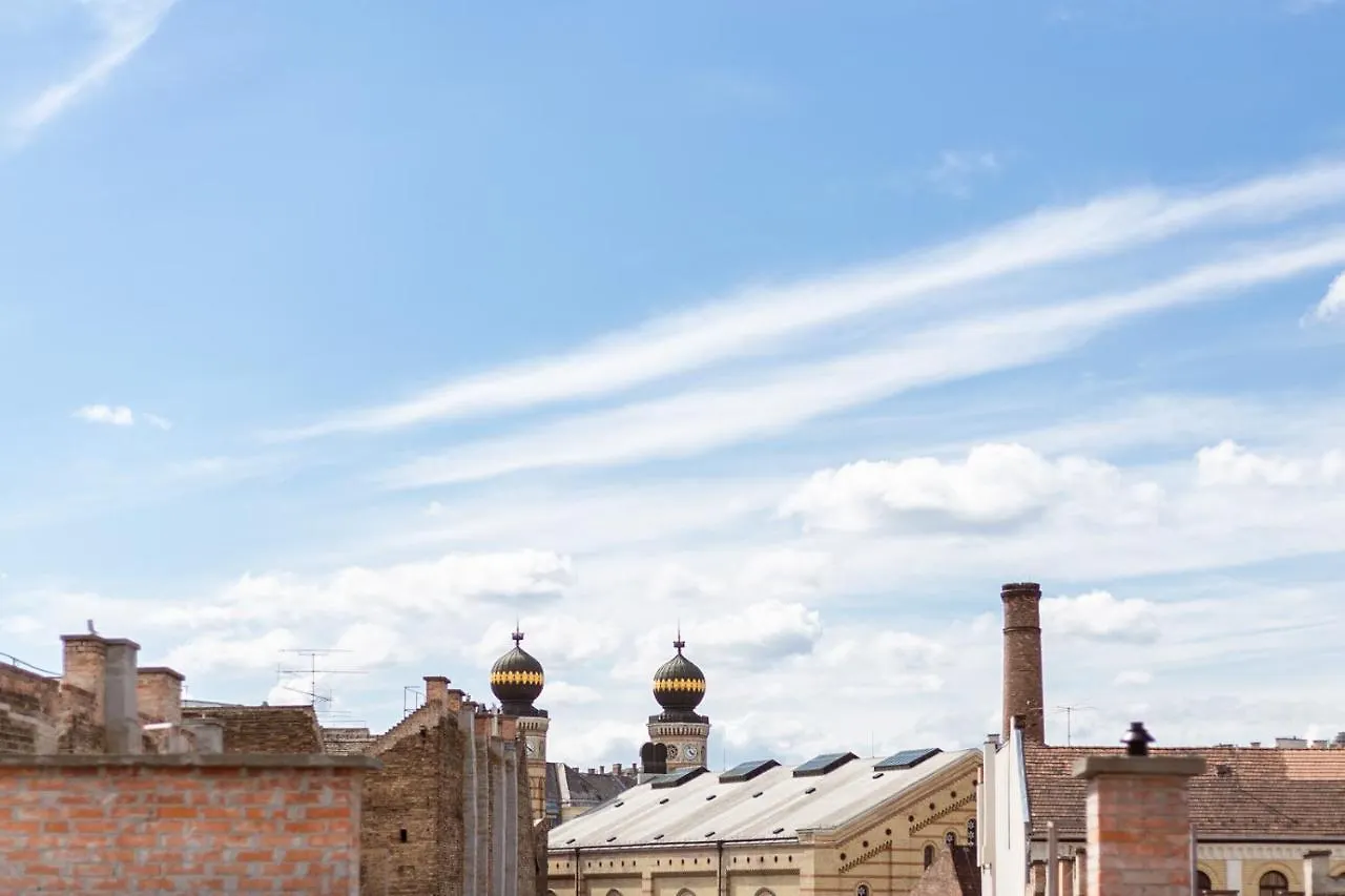Sunny Penthouse Front Of Szimpla Kert Apartment Budapest